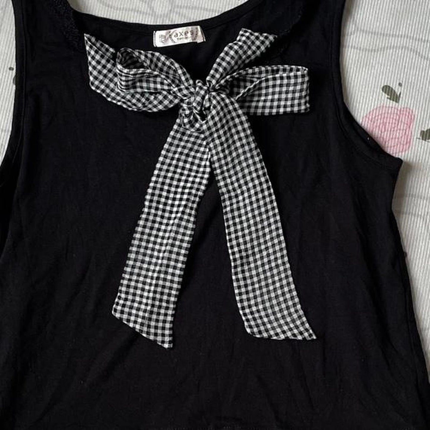Axes Femme versatile halter top with adjustable bow tie and flared hem6