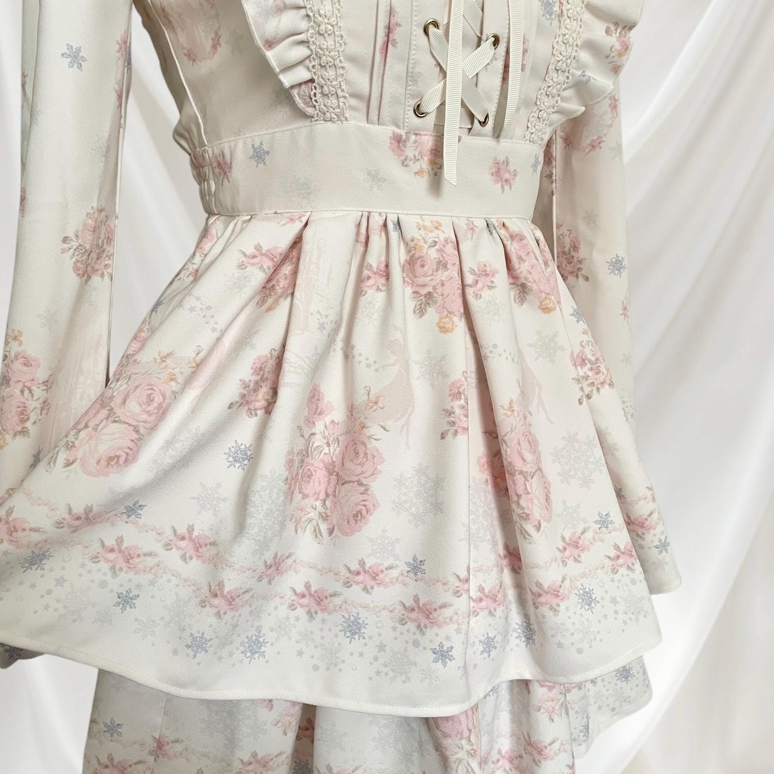Liz Lisa two-piece floral set with lace-up detail romantic olita outfit 2