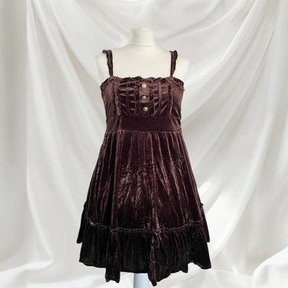 Liz Lisa vintage velvet dress with a slightly shiny finish0