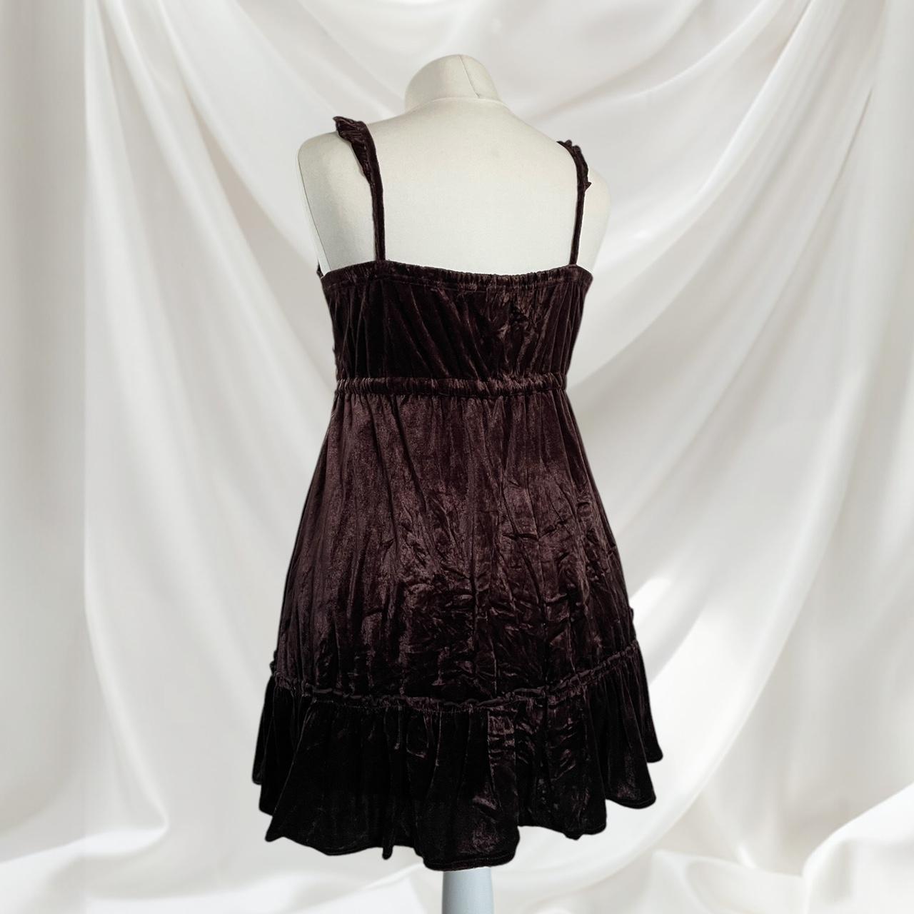 Liz Lisa vintage velvet dress with a slightly shiny finish2