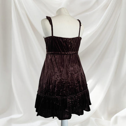 Liz Lisa vintage velvet dress with a slightly shiny finish2