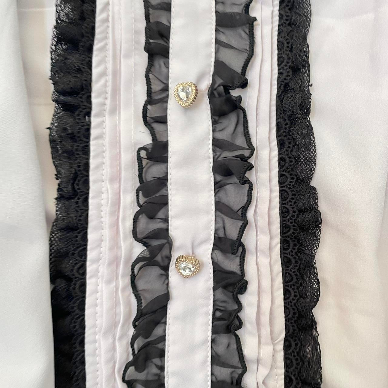 Liz Lisa cold-shoulder pearl lace blouse with heart buttons6
