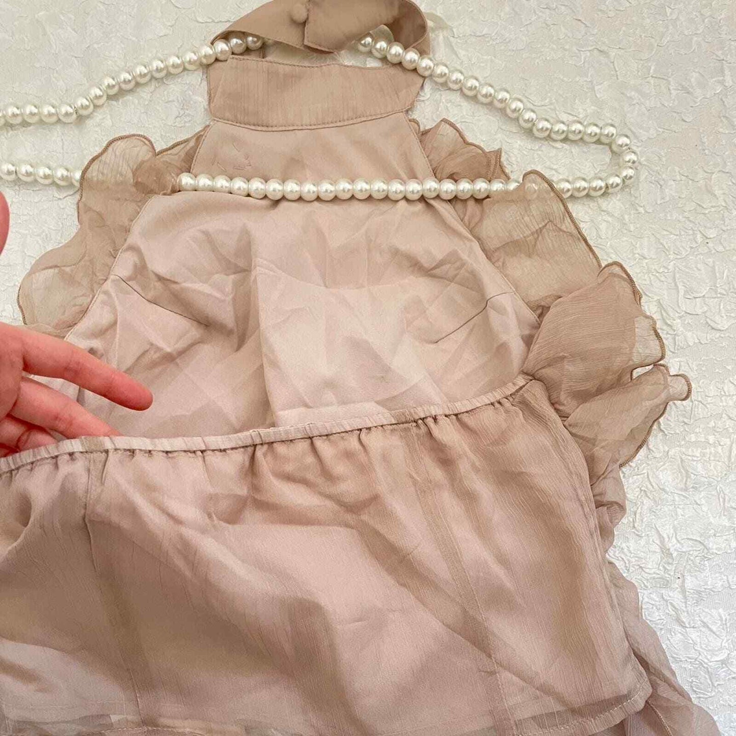 Halterneck tank top with ruffle design 3