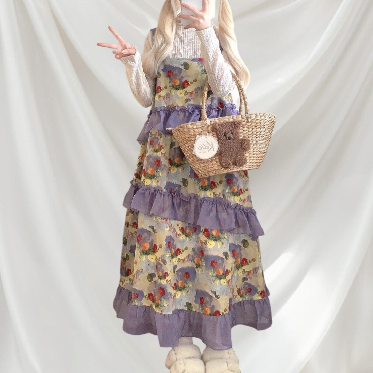 Vintage-inspired floral strap dress with ruffle accents Jfashion kawaii 2