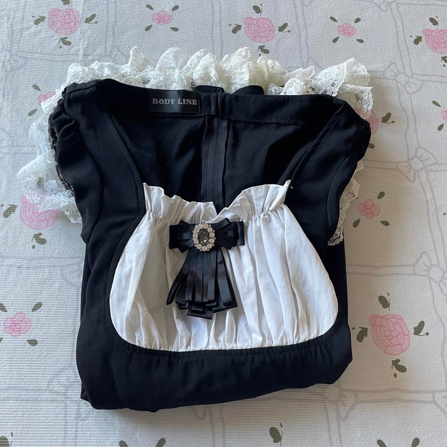 Bodyline vintage black lace-trim dress with a huge hemline  Lolita style5