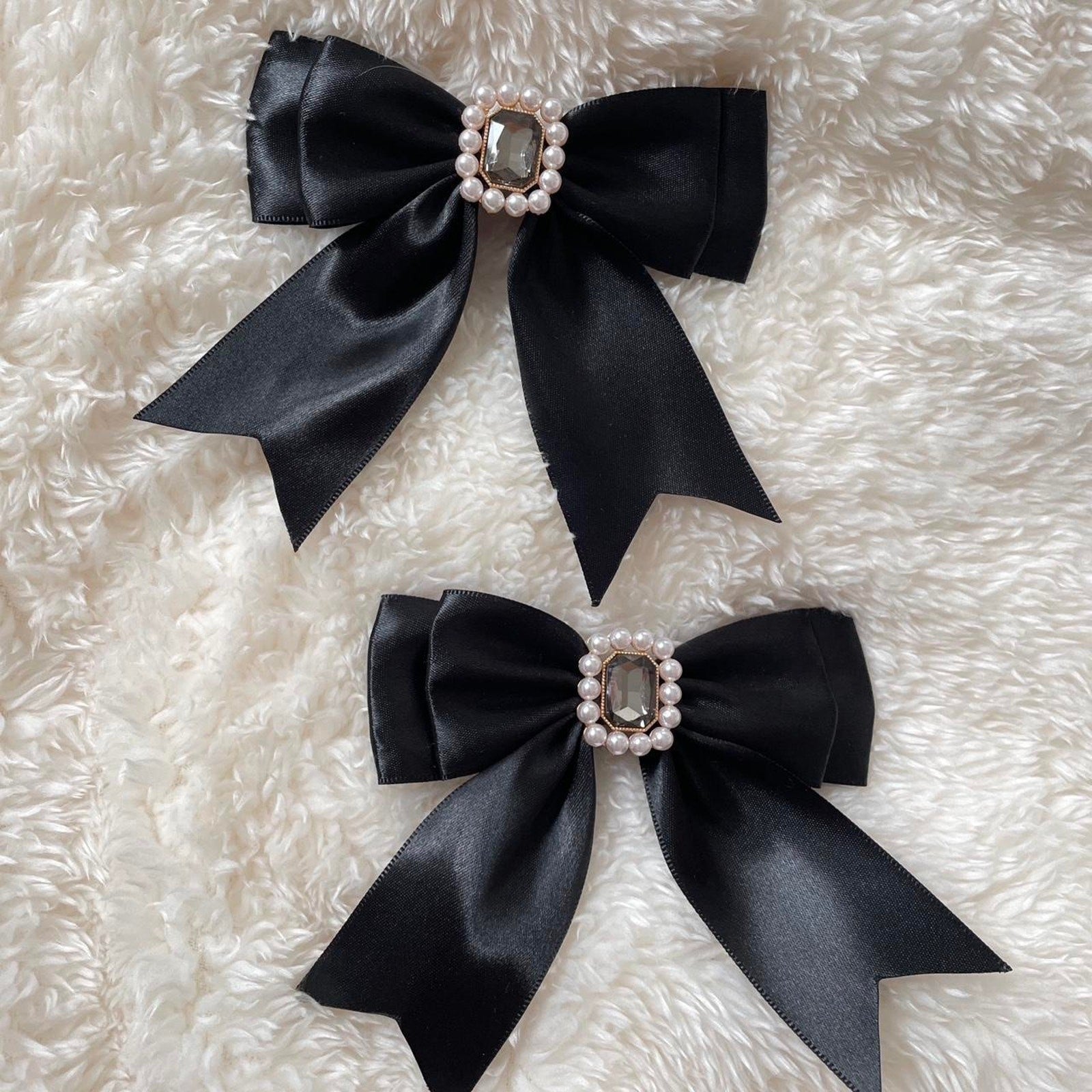 Black satin pearl bow clips - classic lolita / vintage gothic pair0