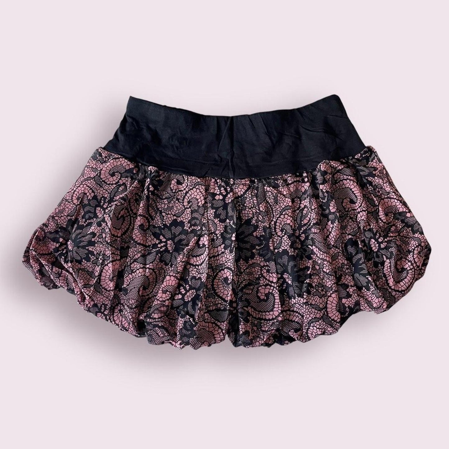 Vintage pink and black paisley print shorts with elastic waistband1