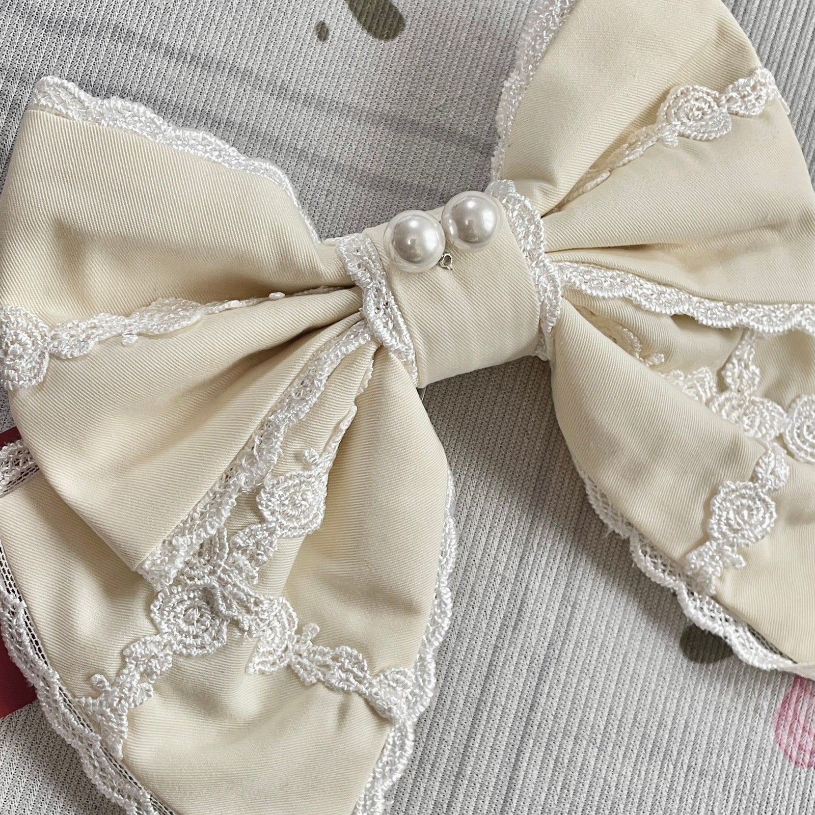 Bodyline cream/light yellow lace-trim bow hair clip, Japan Lolita accessory2
