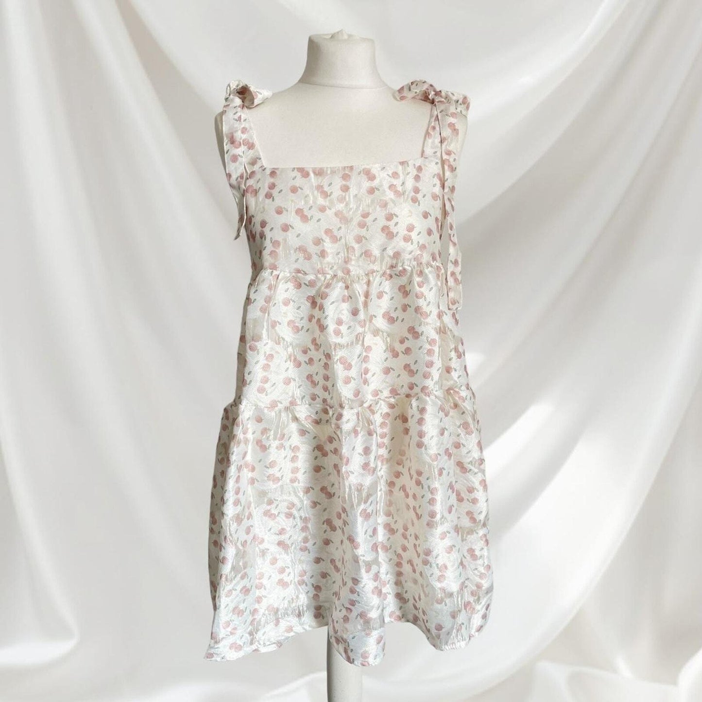 Cute dress with peach pattern dress0