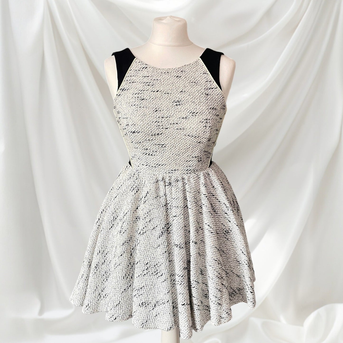 Snidel monochrome fit & flare dress with textured fabric6