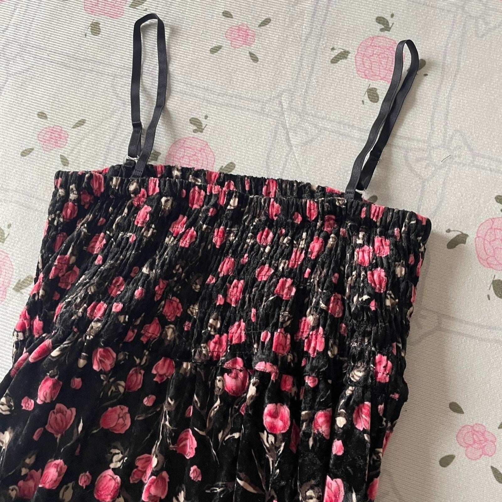 Vintage black rose print smocked cami dress with tiered skirt from japan2