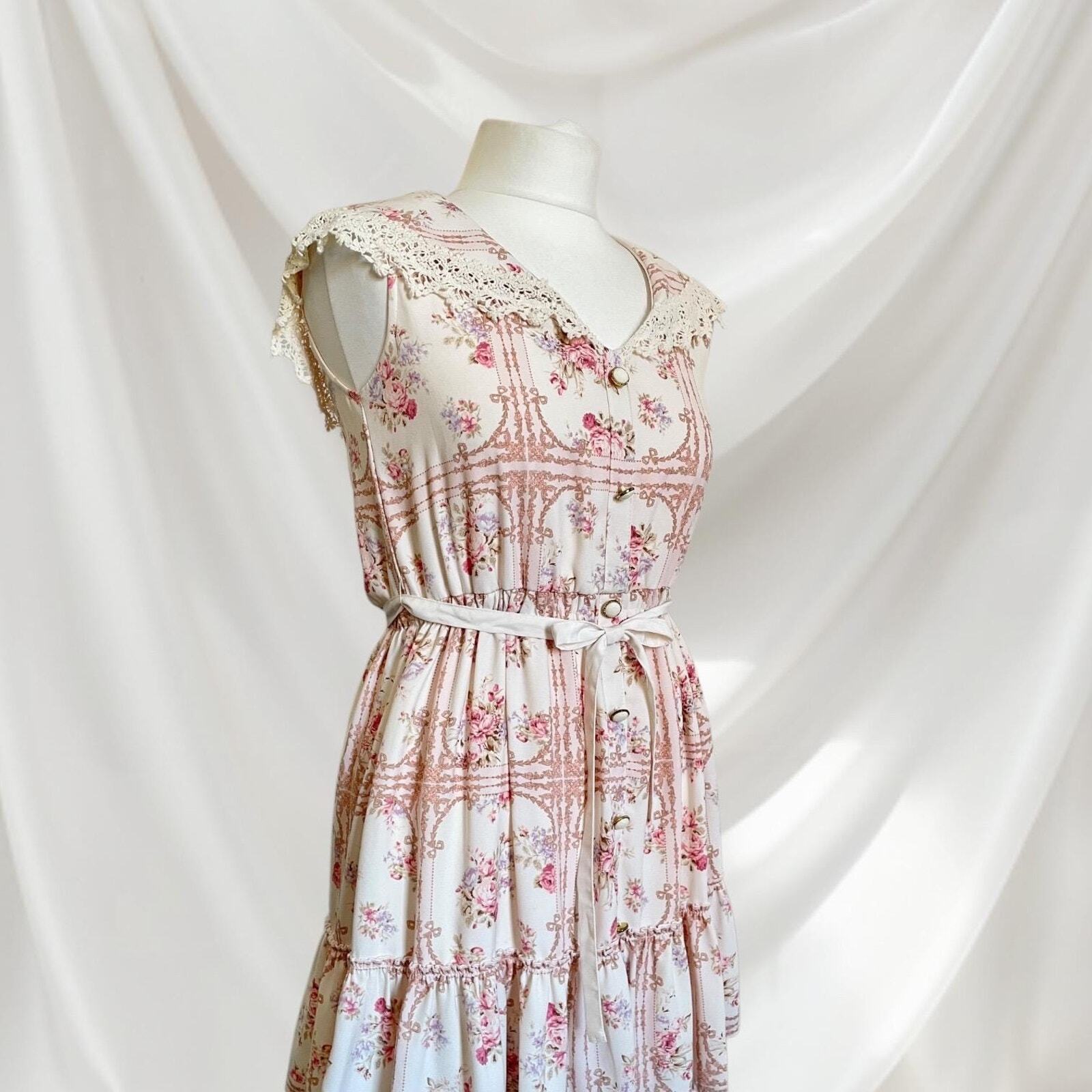 Liz Lisa floral button-down sleeveless dress with lace collar kawaii 3