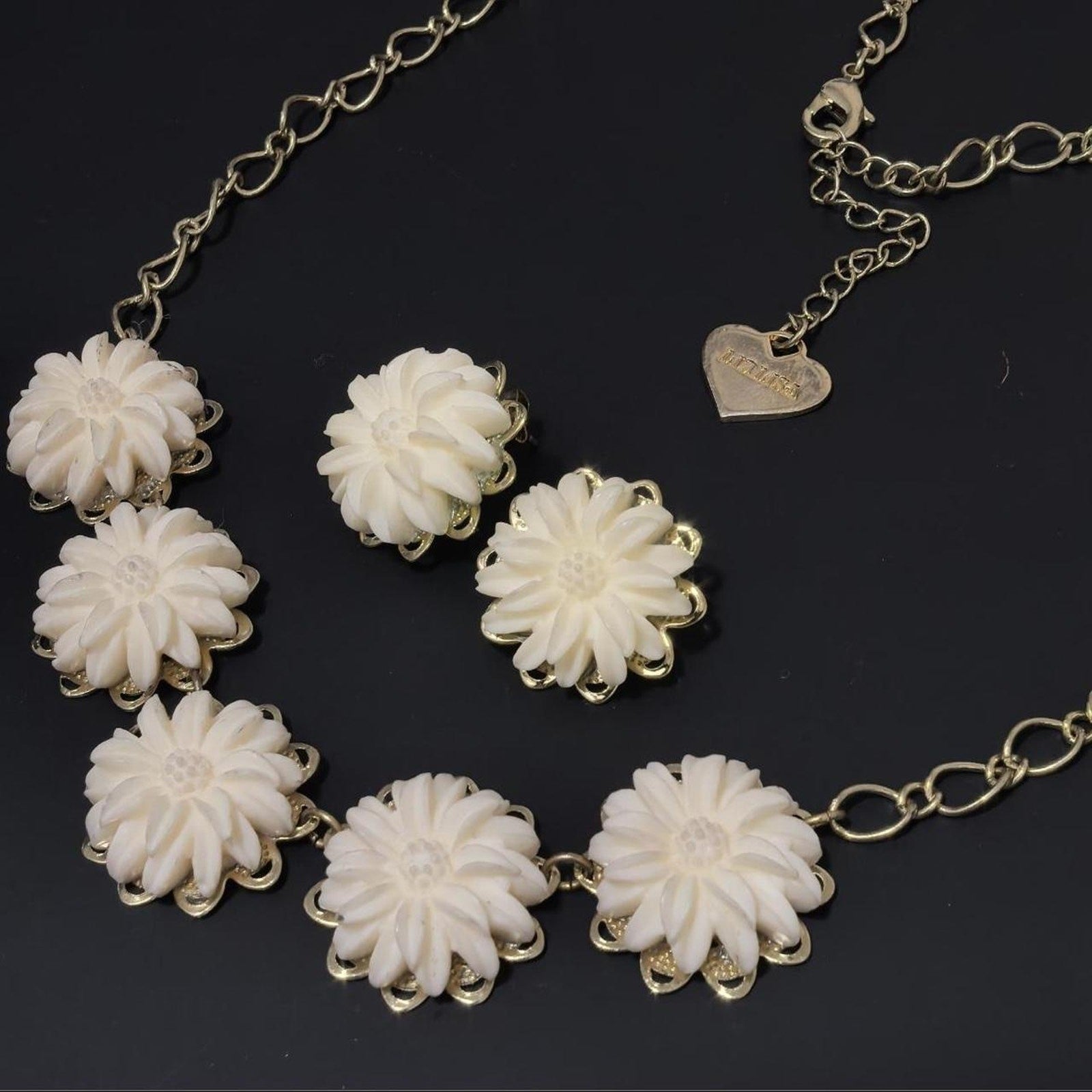 Vintage Liz Lisa ivory floral necklace and earrings set2