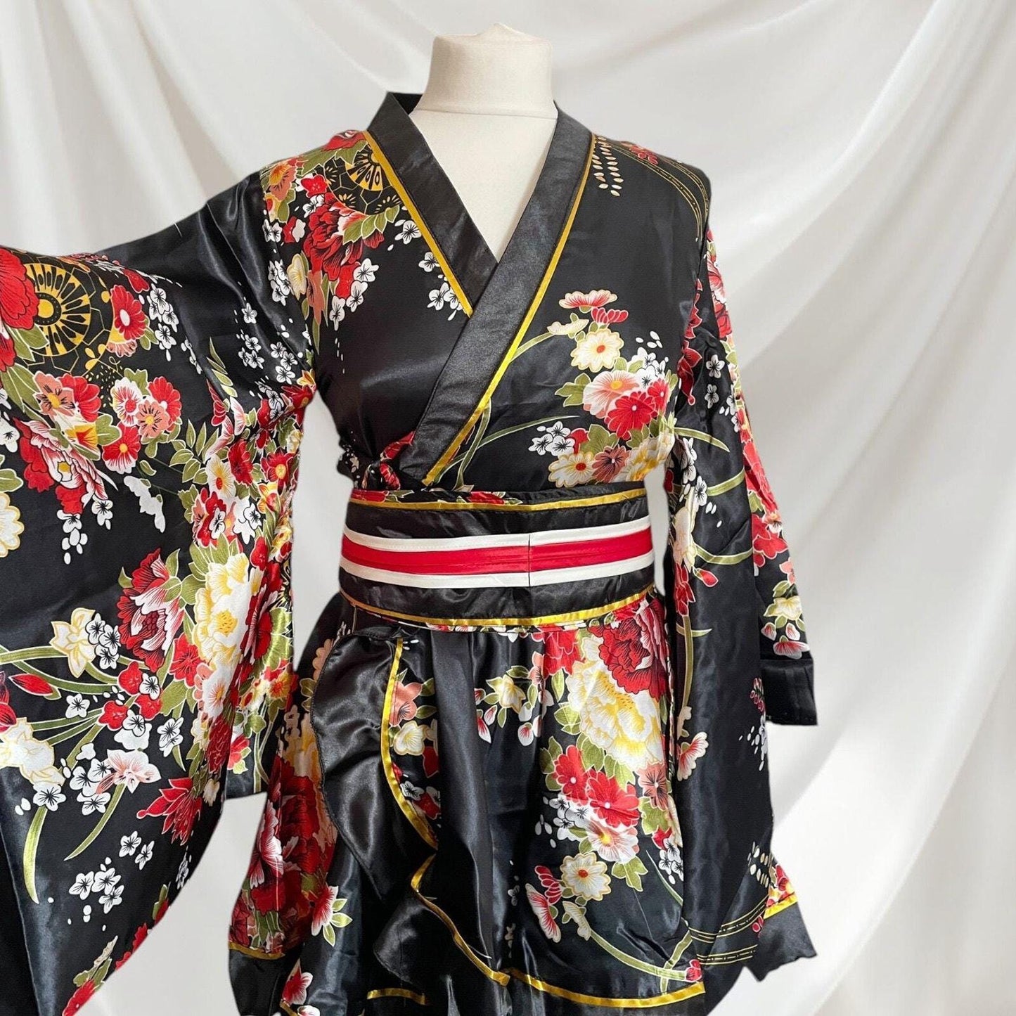 Japanese floral kimono Halloween costume with black socks and holding fan4