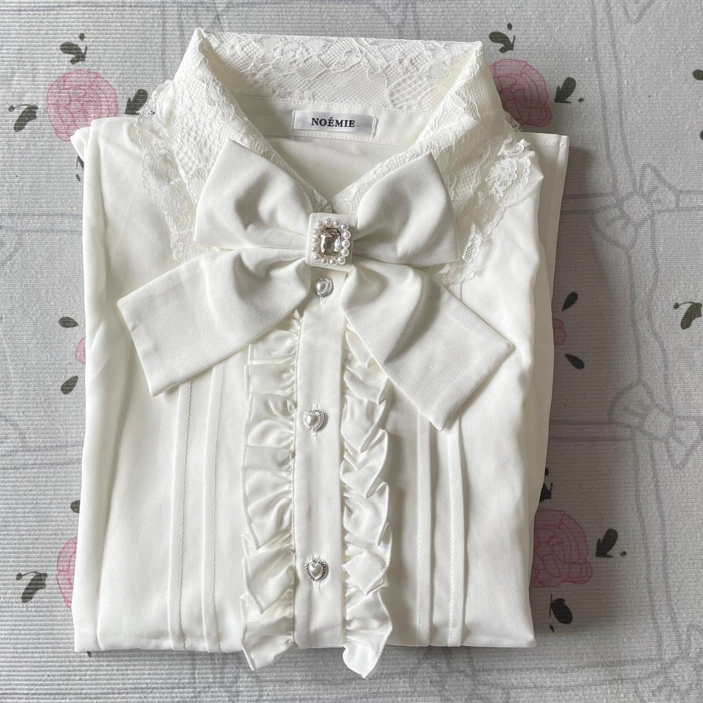 Japanese brand Noemie white lace ruffle blouse with detachable bow4