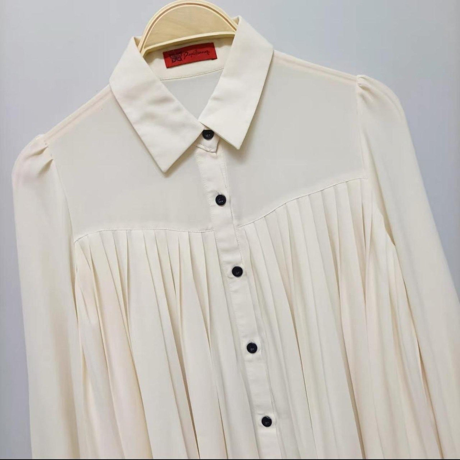 Japanese vintage long-length pleated ivory blouse1