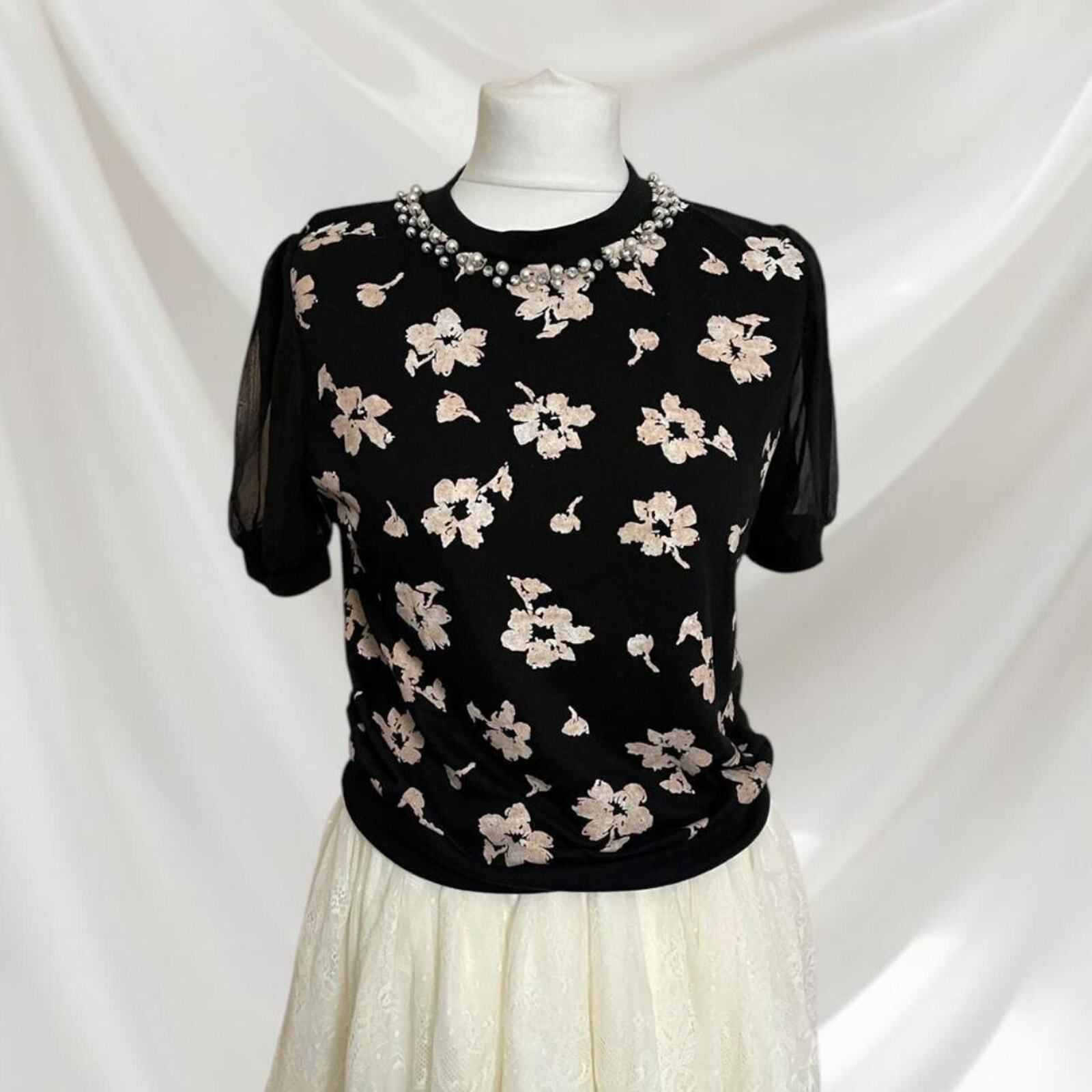 Japanese Brand INGNI floral top with sheer sleeves and pearl collar3