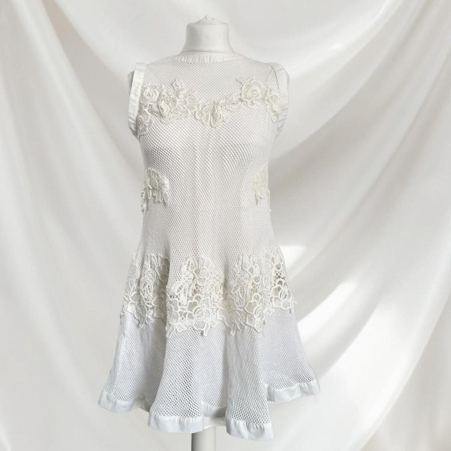 Japanese brand Snidel white dress two-piece with a mesh outer dress0