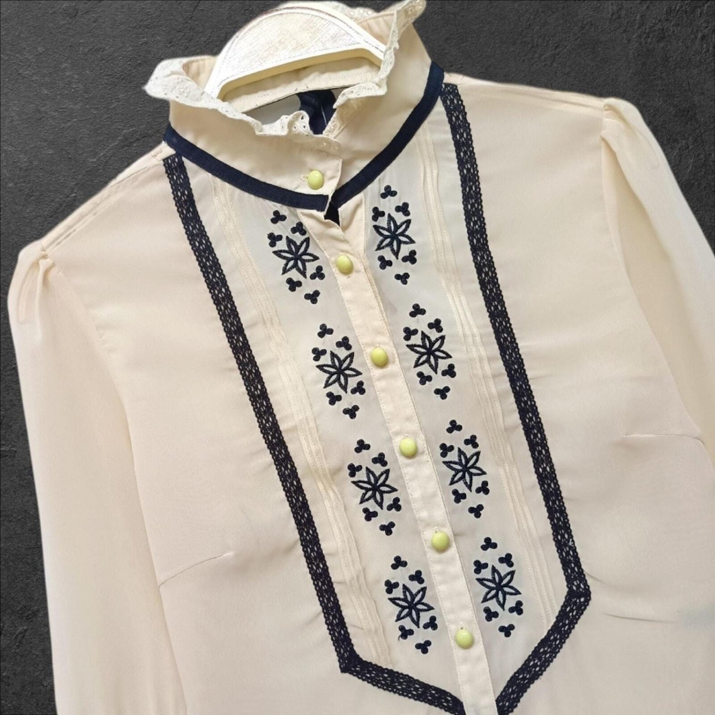 Y2k vintage sheer embroidered blouse with open-back detail – Japanese brand RYU 2