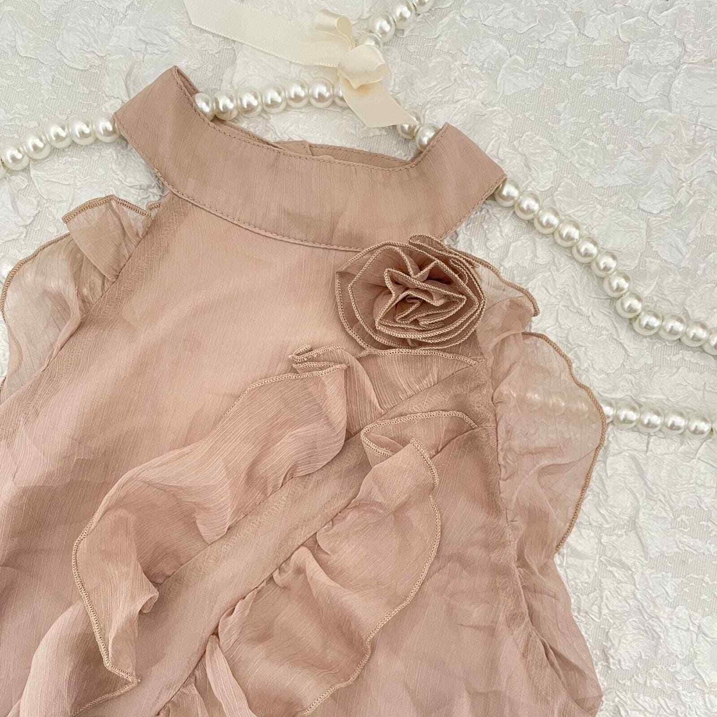 Halterneck tank top with ruffle design 1