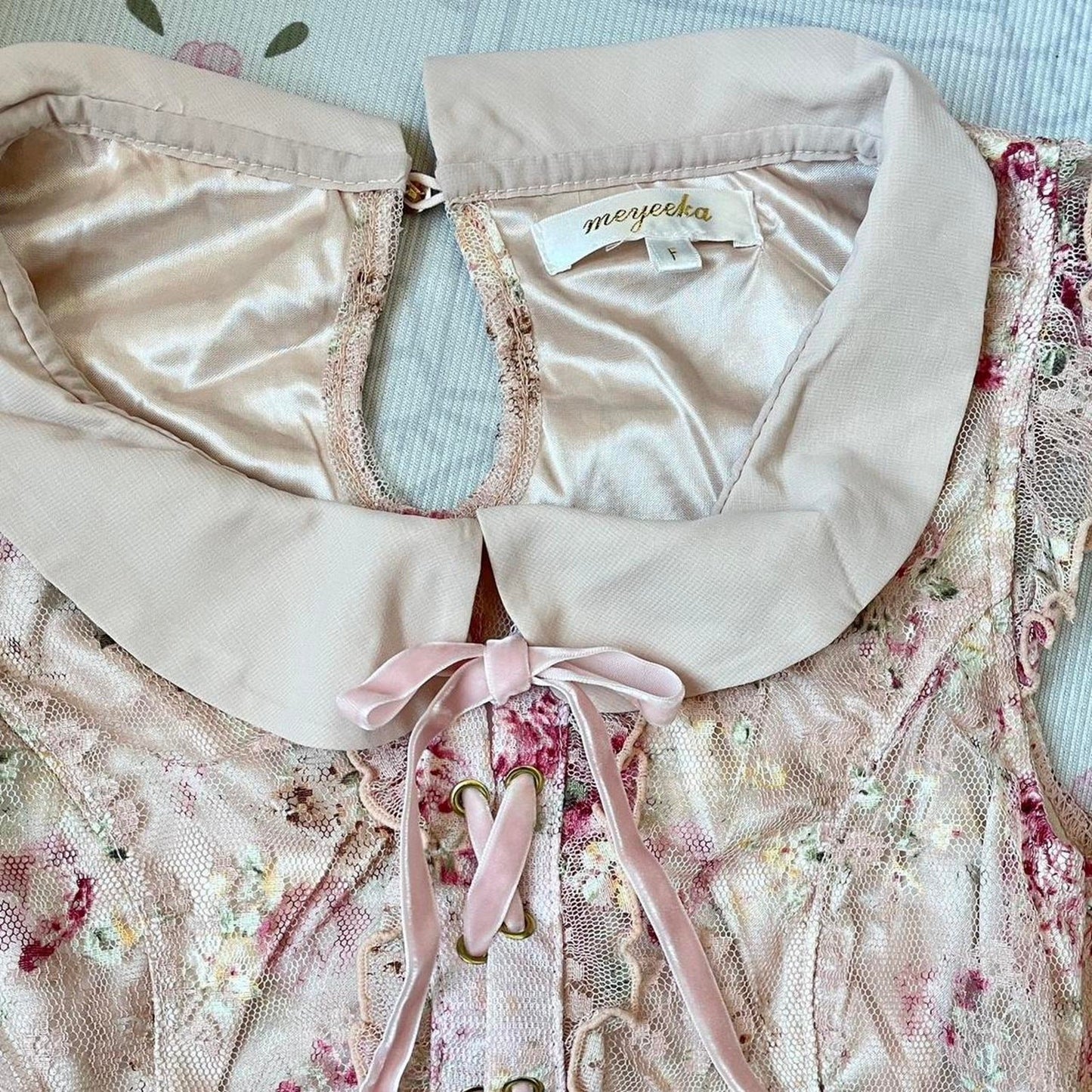 Floral satin collared vintage blouse dress4