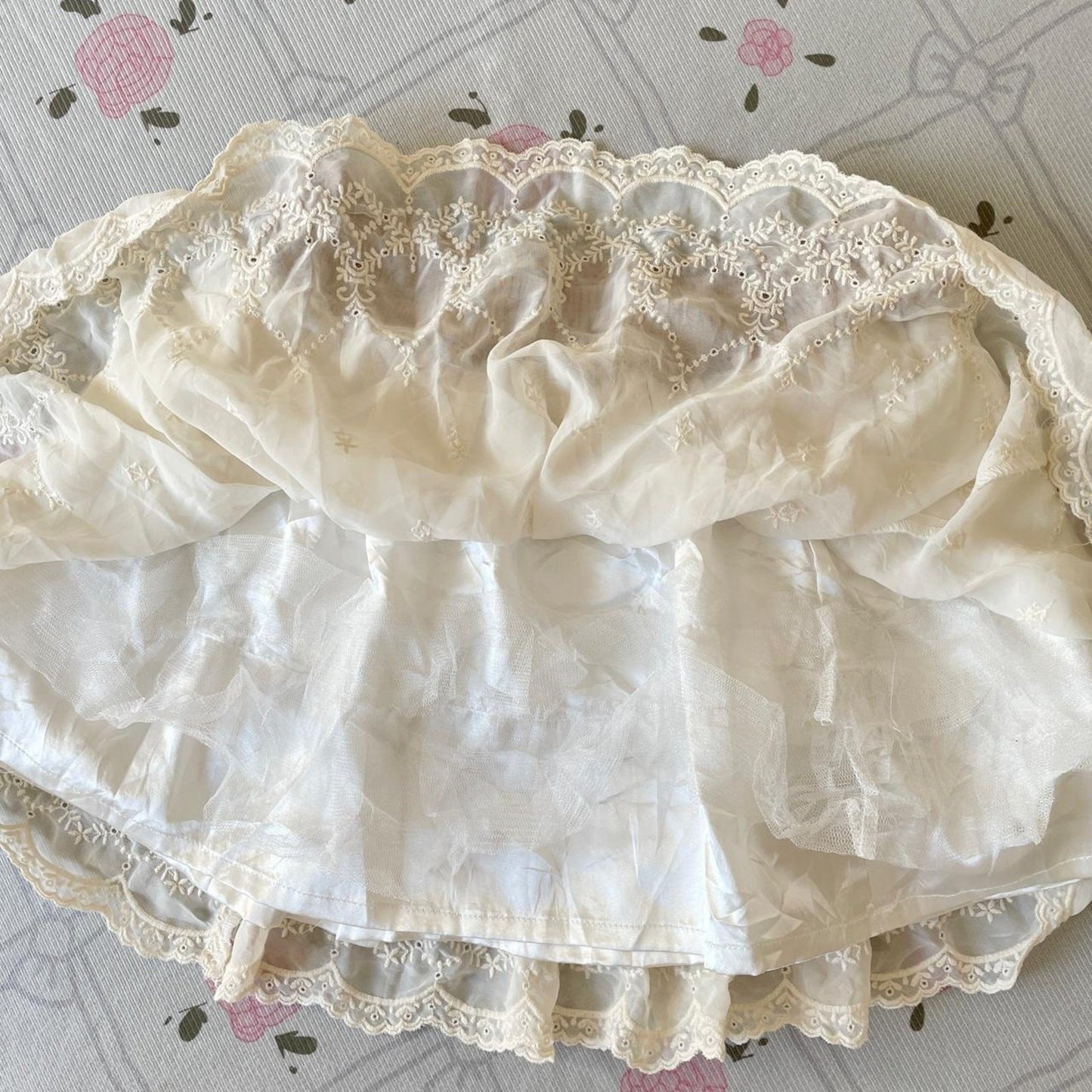 Liz Lisa tiered lace skirt – ivory × mocha waist2