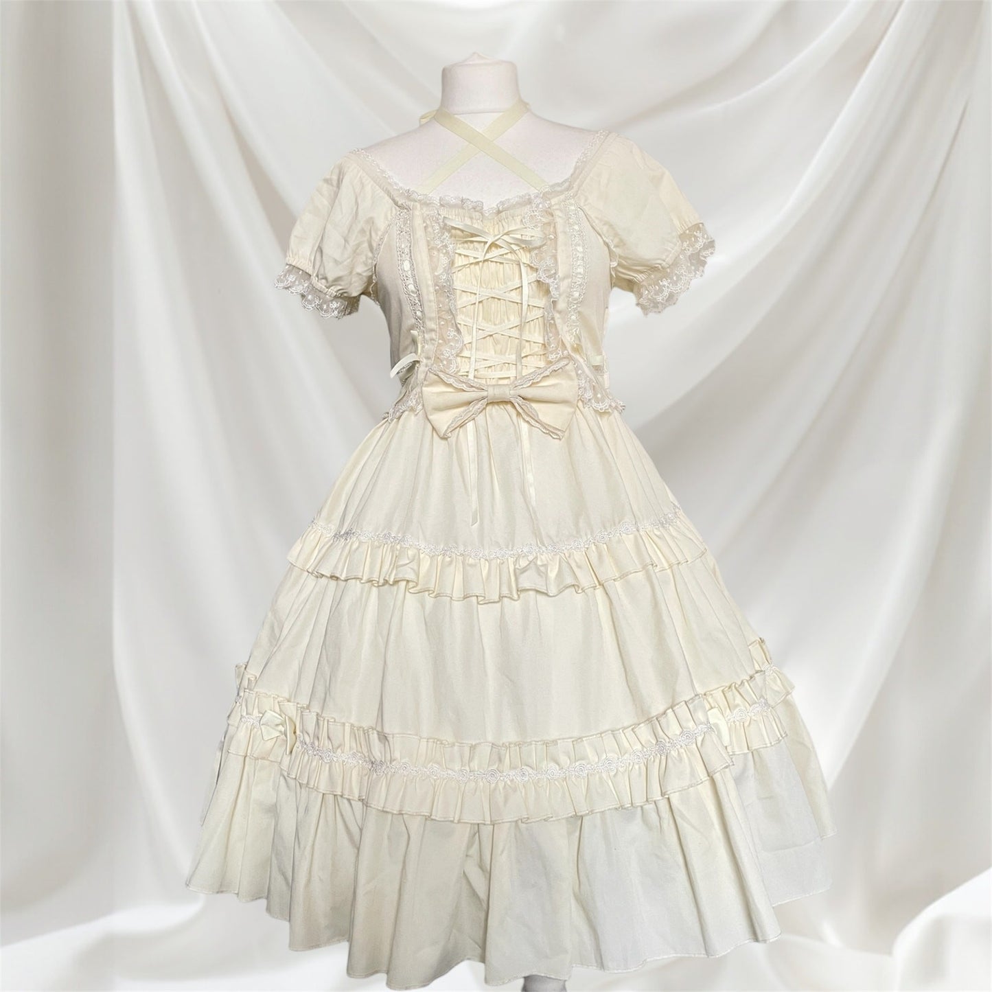 Bodyline ruffle Lolita dress in cream, JP size M1
