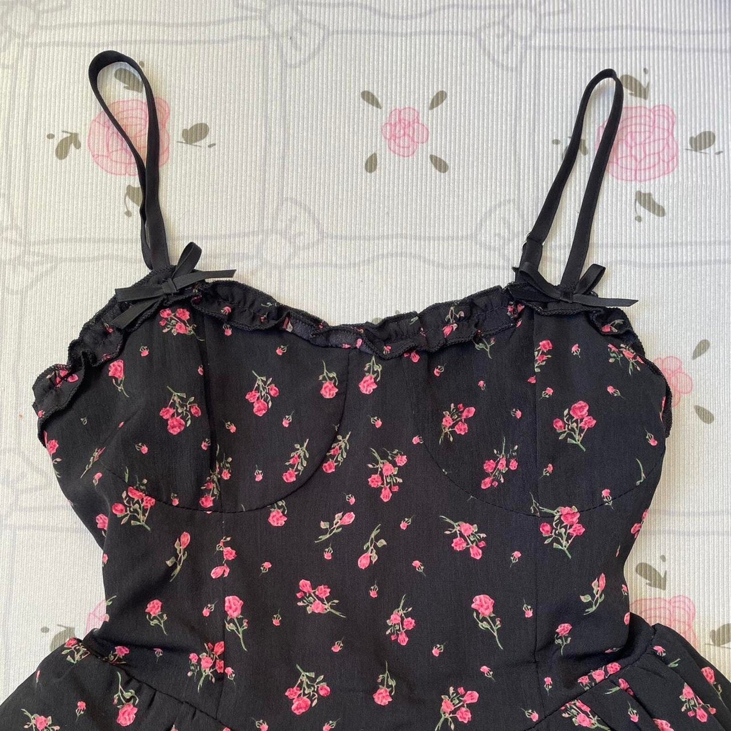 Vintage Japanese floral dress with tiered skirt and natural puff2