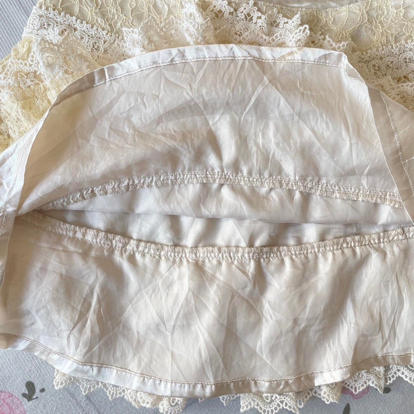 Japanese brand CECIL McBEE tiered lace mini skirt around 26-27 inches4