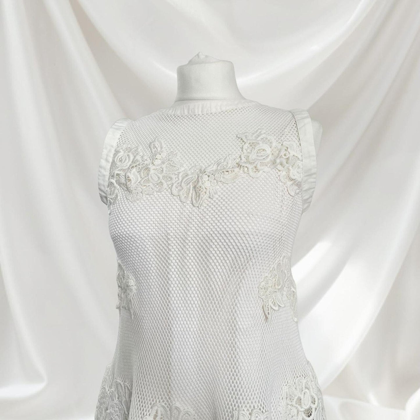 Japanese brand Snidel white dress two-piece with a mesh outer dress3