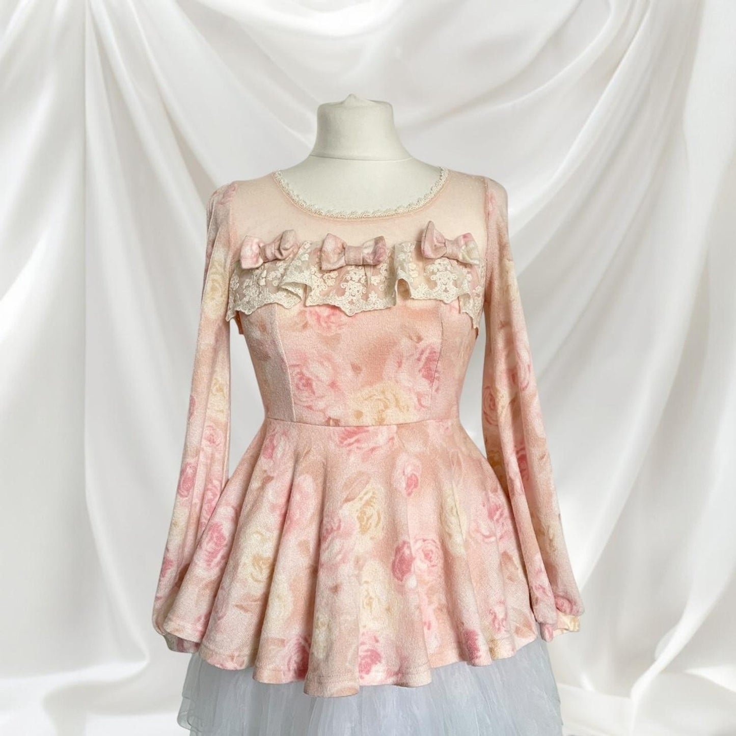 Liz Lisa pink floral peplum top – lace blouse with romantic rose print4
