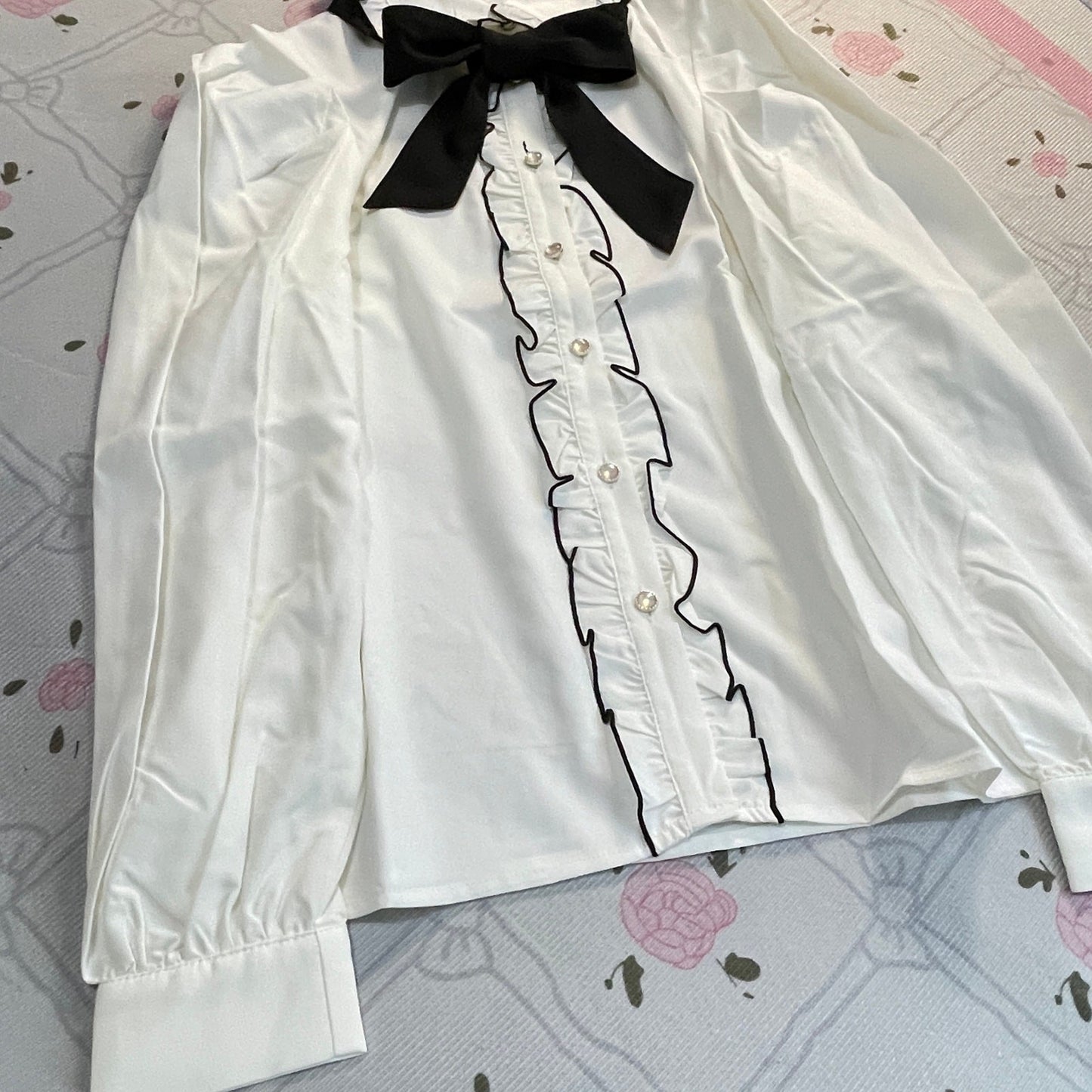 GRL Ribbon Blouse – White Ruffle Shirt with Black Bow, Kawaii J-fashion3