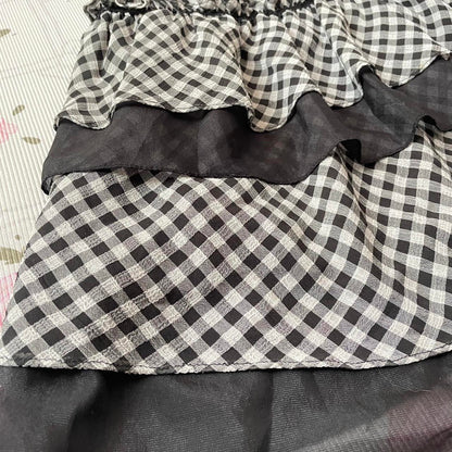 Plaid/ checkered black and white Japanese vintage dress with ruffle detailing3