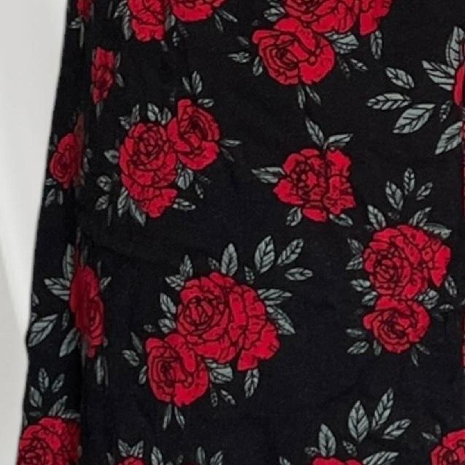 Floral v neckline spaghetti strap dress2