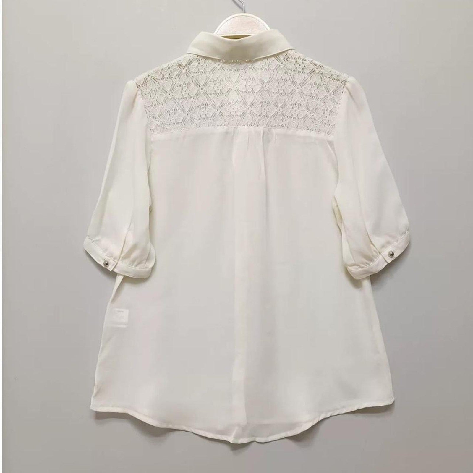 Japanese vintage blouse with lace panel and scallop detail2