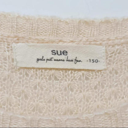 Cream and pink sweater Japanese Vintage, with floral details4