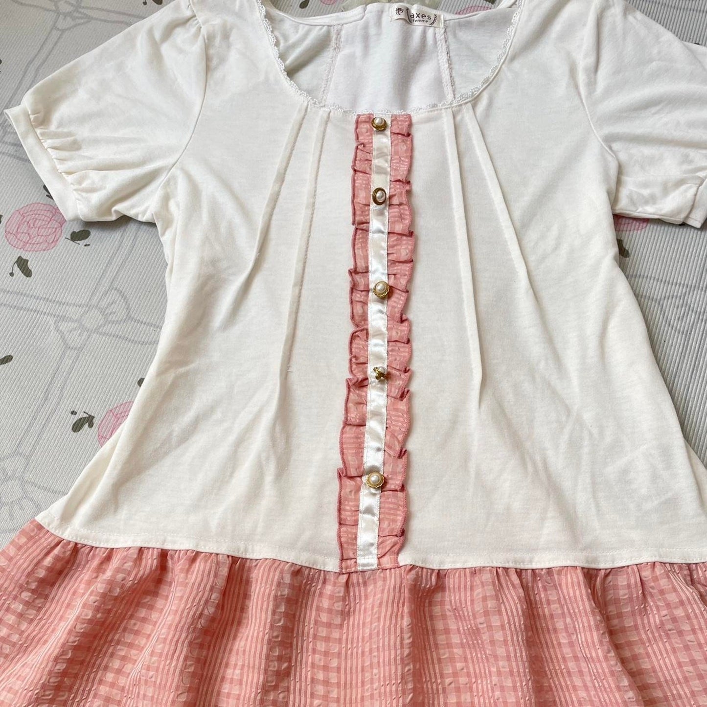 Axes Femme white and pink frill-back top with bow accents4