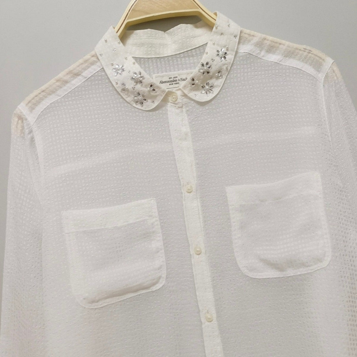 Japanese Vintage Sheer Blouse – Embroidered Collar, Soft & Lightweight3