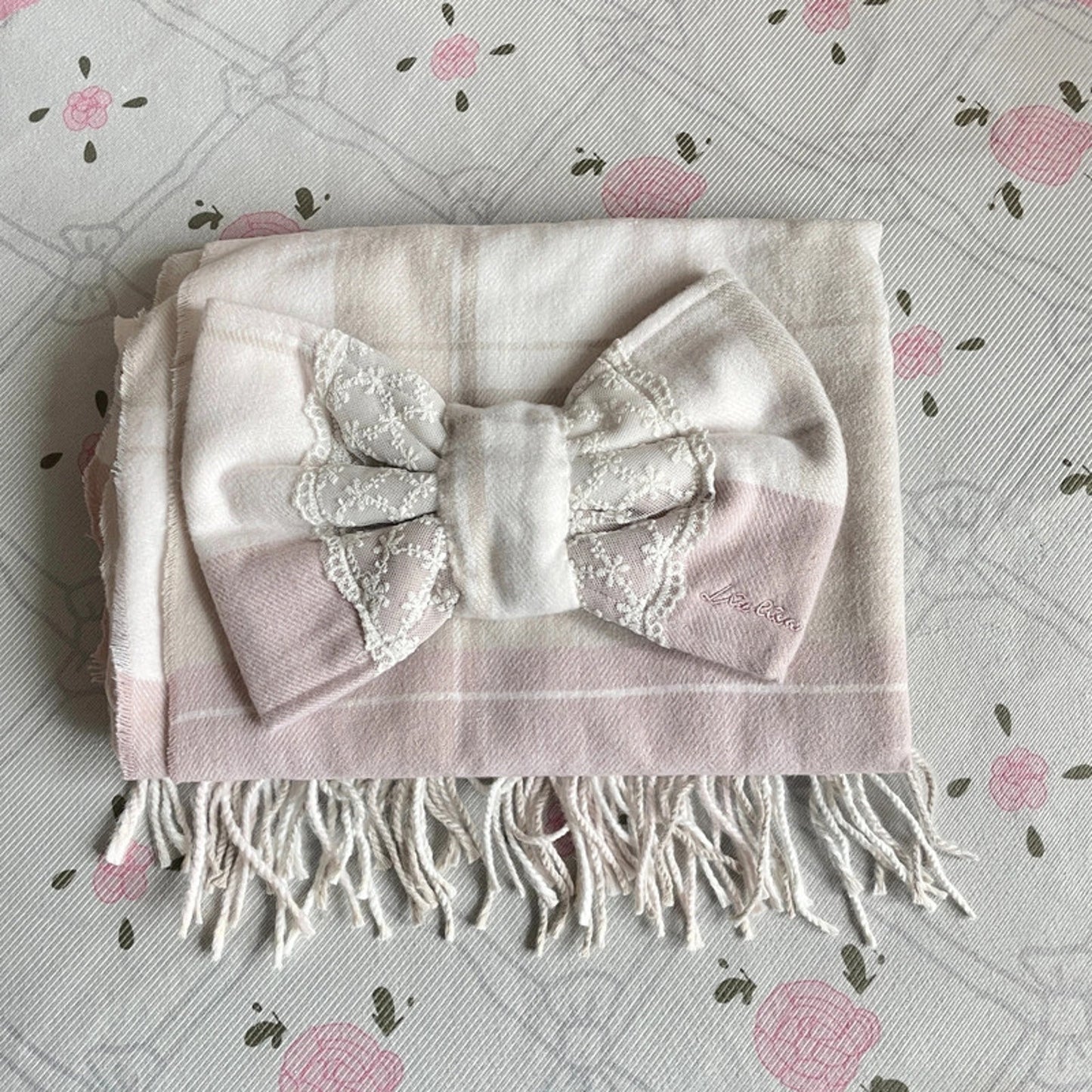Liz Lisa Check Scarf with Detachable Bow – Himekaji / Sweet Lolita Style5