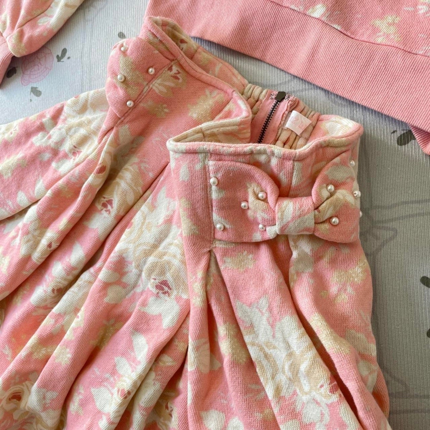 Liz Lisa floral jacquard cropped top & pleated high-waist skirt set3