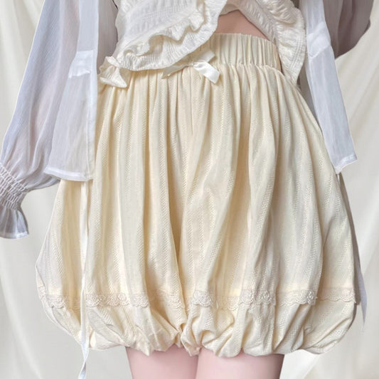 Balloon-style shorts in cream with a puffy design kawaii1