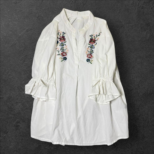 Loose-fit embroidered tunic with 3/4 sleeves from Holiday Holic fits S-M0