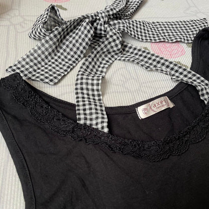Axes Femme versatile halter top with adjustable bow tie and flared hem3