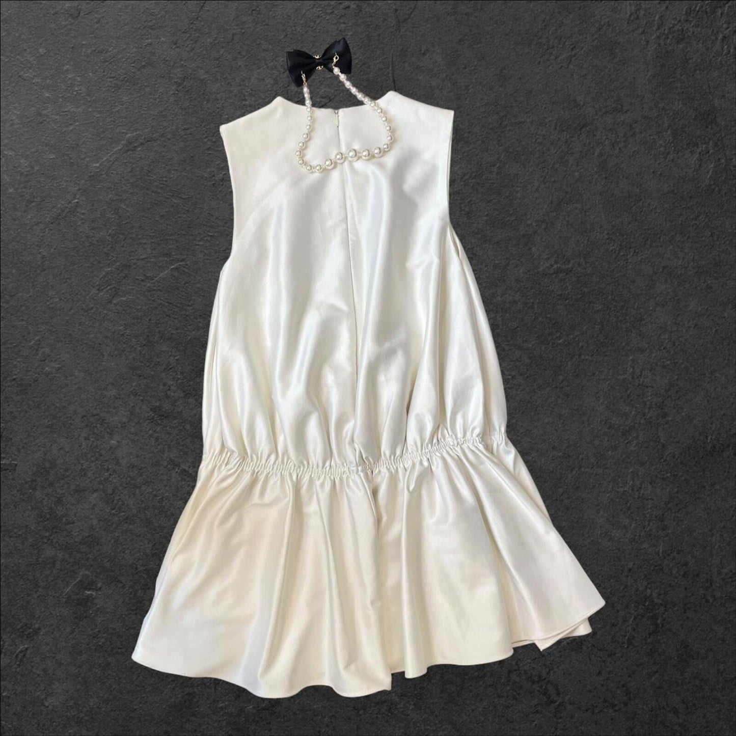 Elegant sleeveless dress with included necklace UK 8/10, S/M1