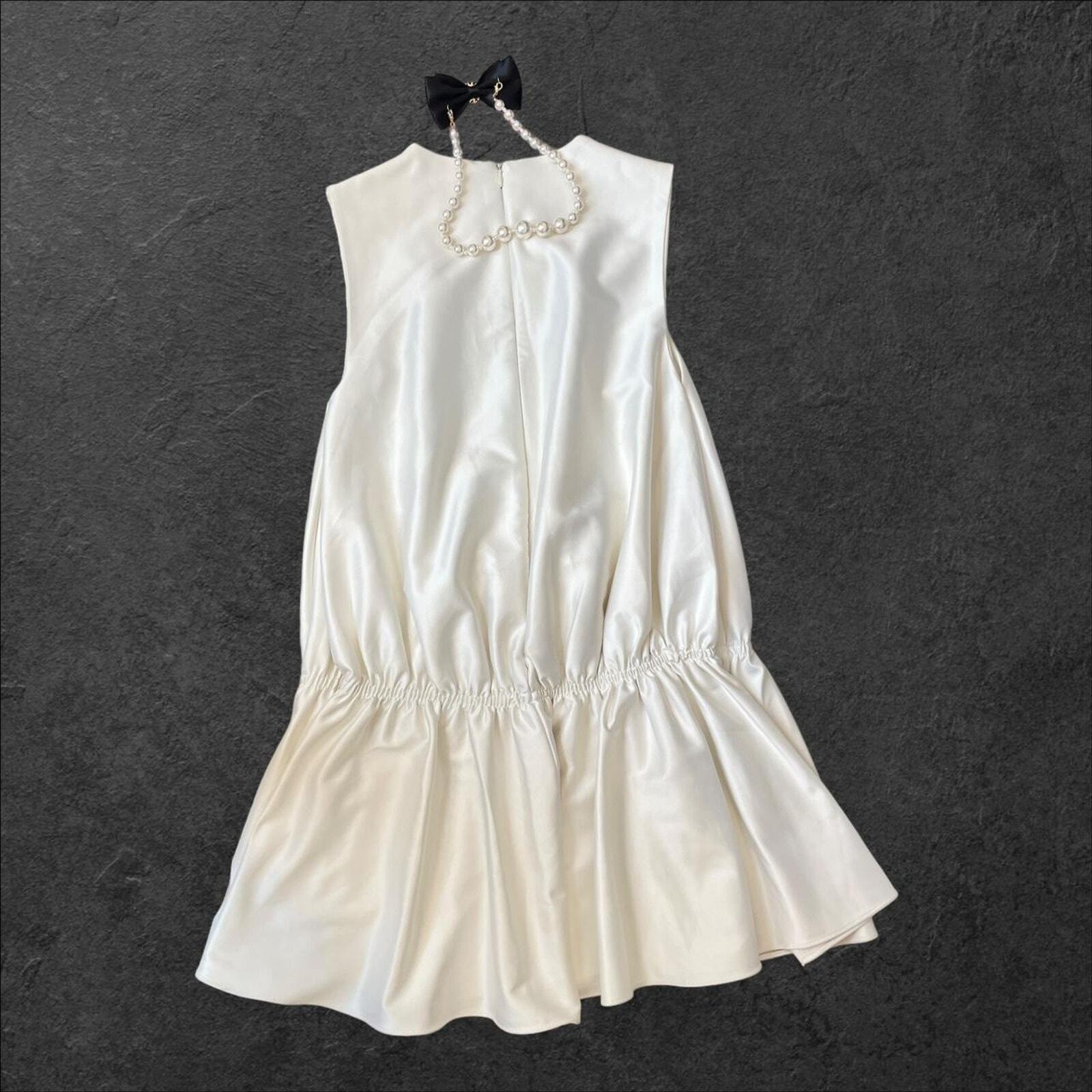 Elegant sleeveless dress with included necklace UK 8/10, S/M1