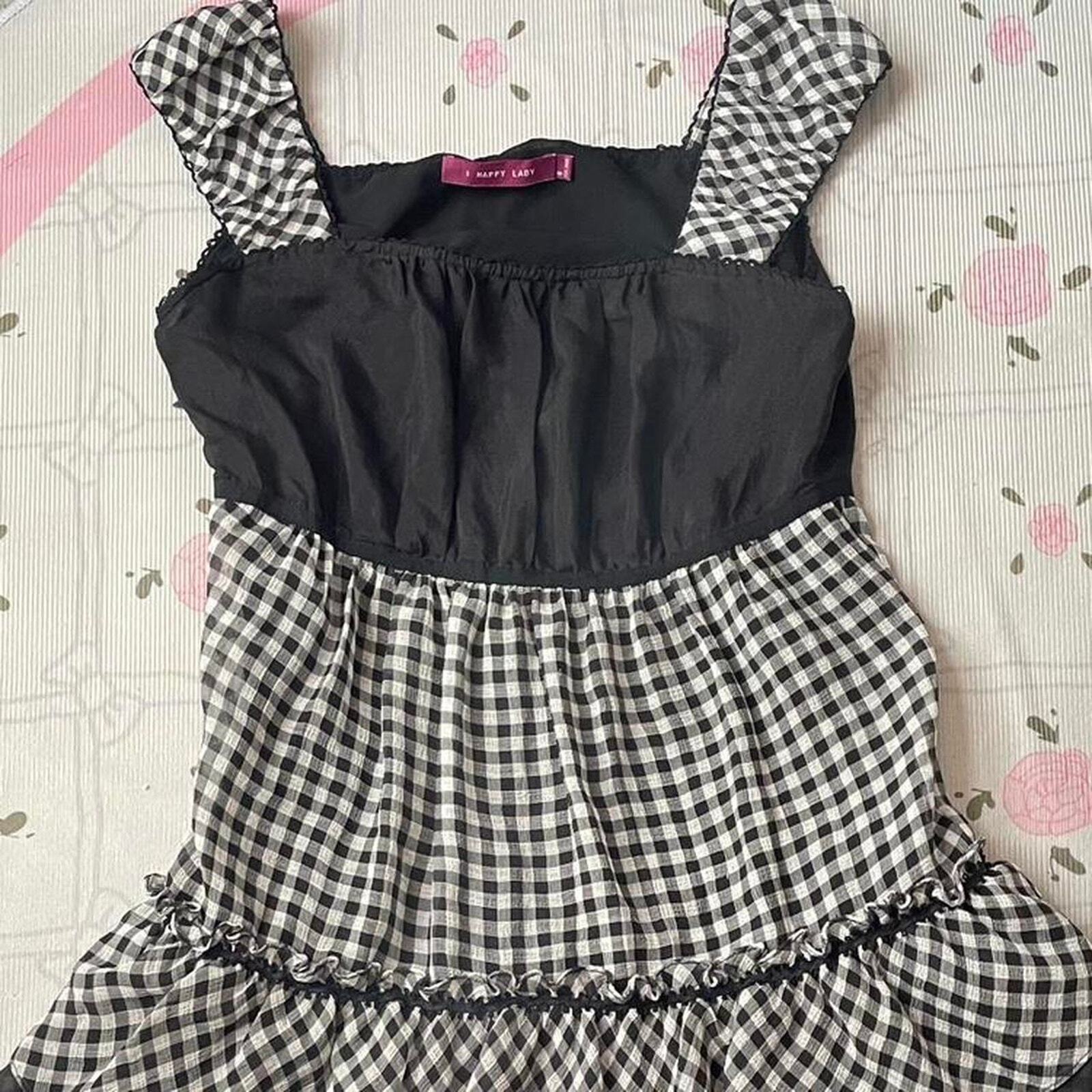 Plaid/ checkered black and white Japanese vintage dress with ruffle detailing1
