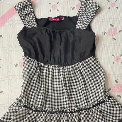 Plaid/ checkered black and white Japanese vintage dress with ruffle detailing1