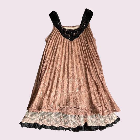 Axes Femme Layered Lace Dress – Vintage Rose & Black Contrast0