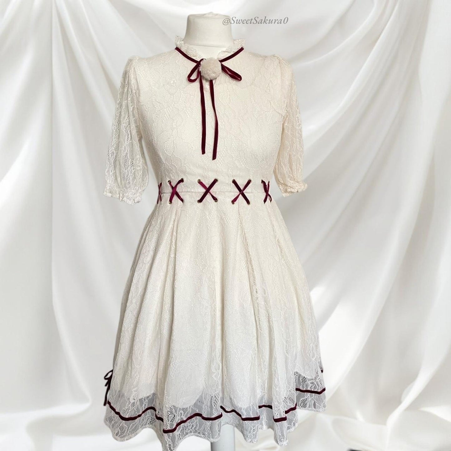 Liz Lisa sweet classic lolita lace dress with wine red accents0
