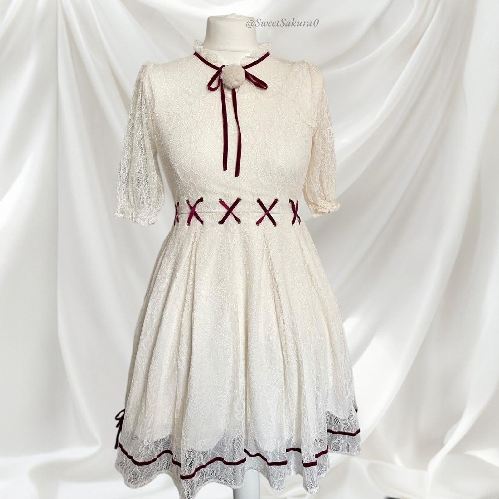 Liz Lisa sweet classic lolita lace dress with wine red accents0